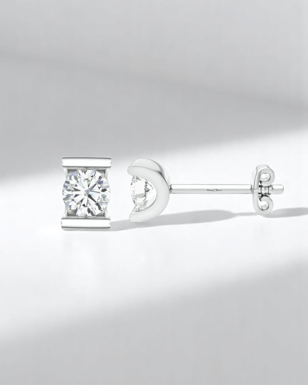 Open Curve Solitaire Stud Earrings