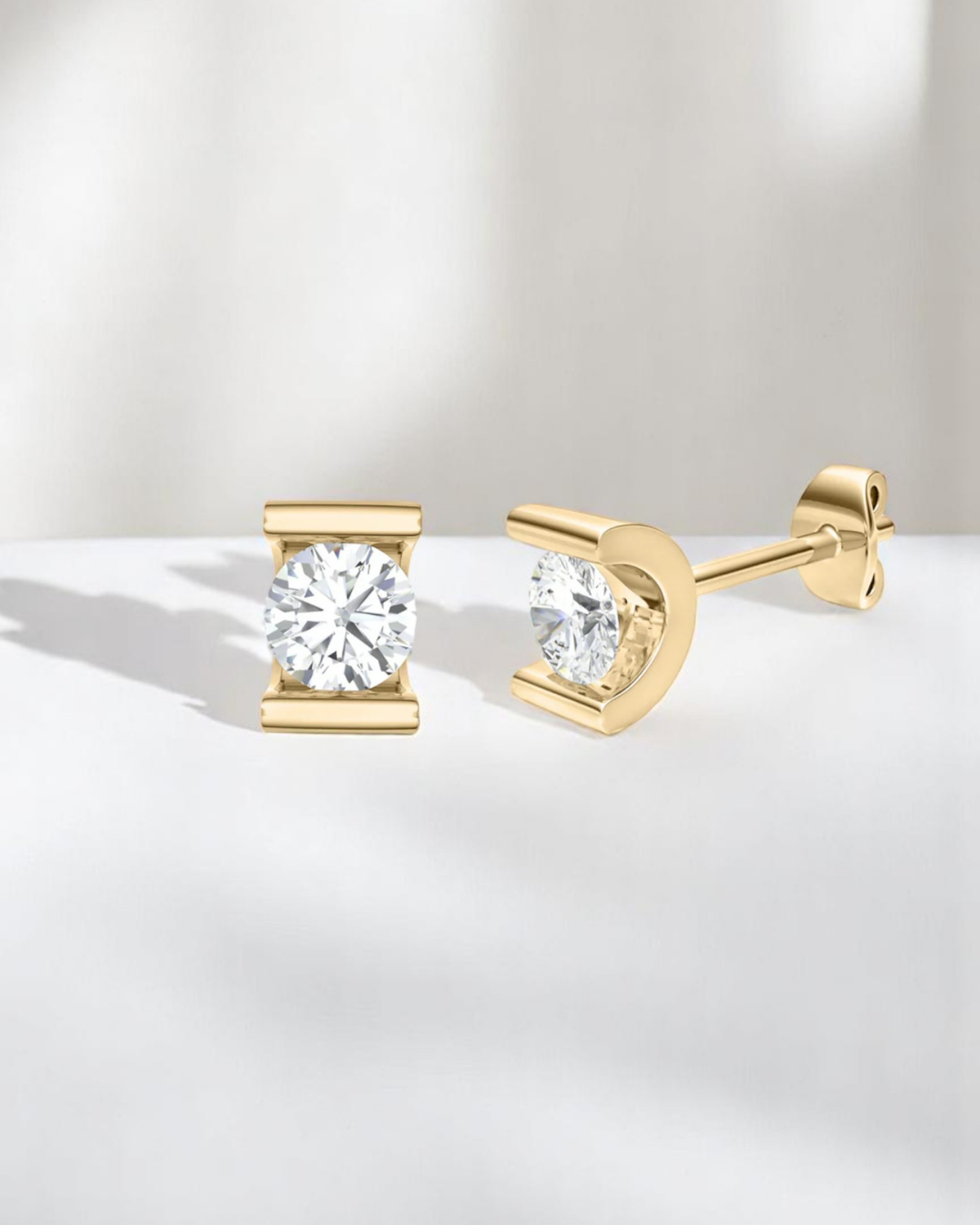 Open Curve Solitaire Stud Earrings