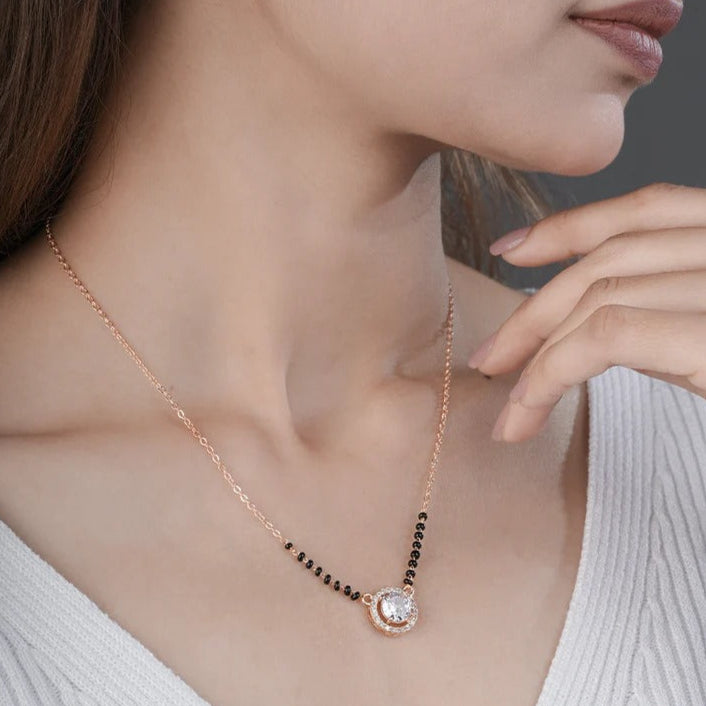 Halo Solitaire pendant mangalsutra