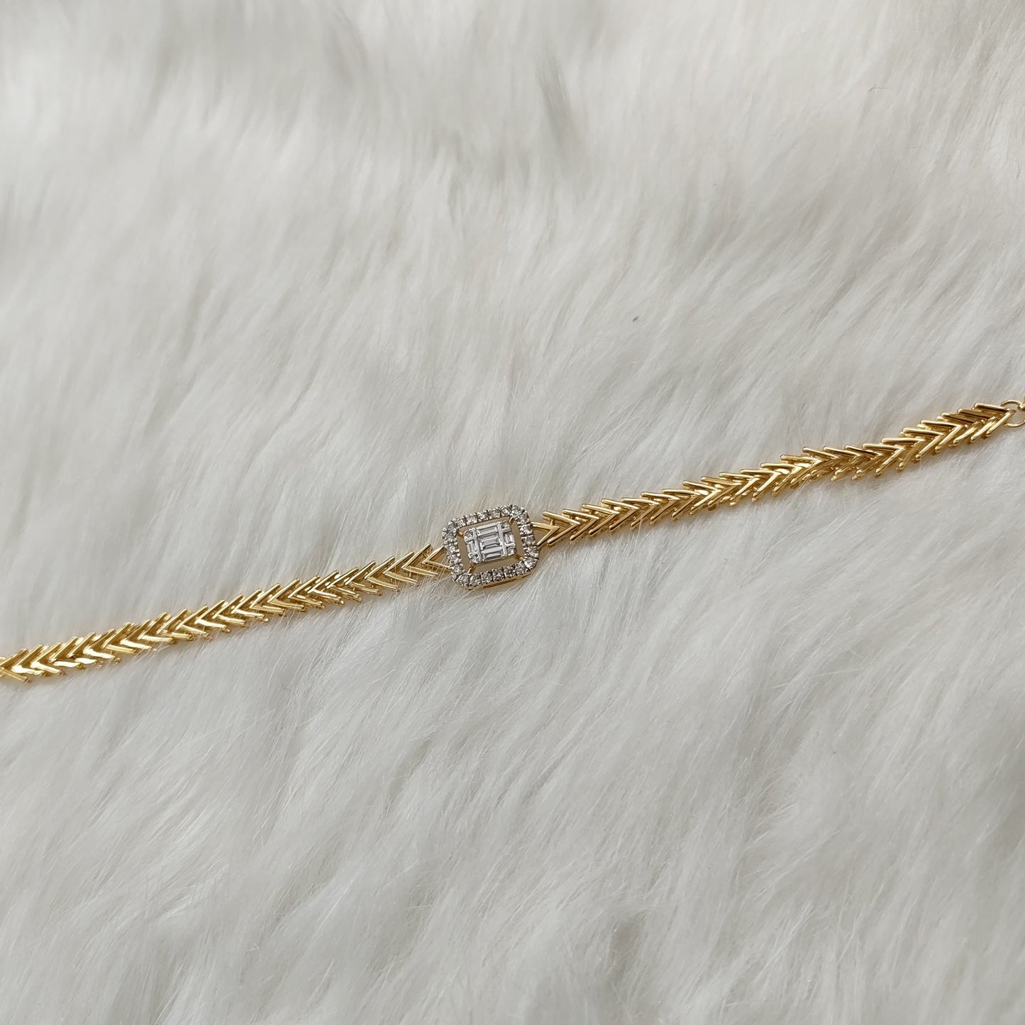 Emerald Gold and Diamond Chain Bracelet