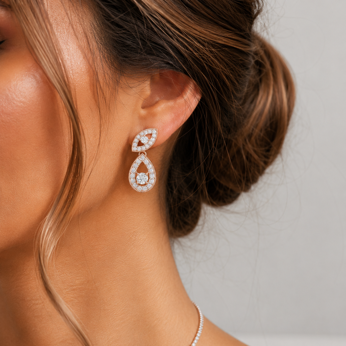 Elegant Gold Statement Pendant Earring set