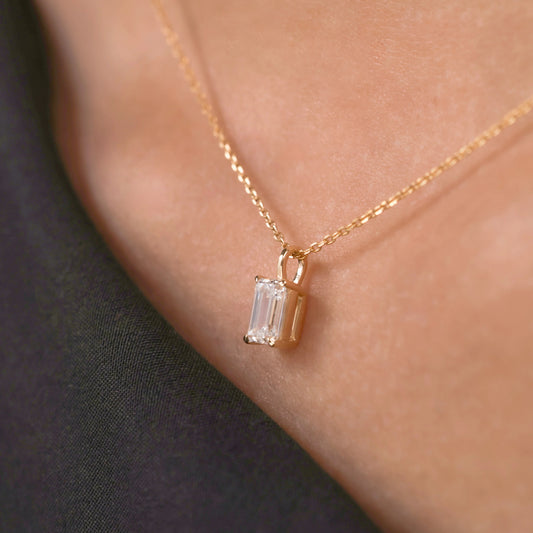 Emerald solitaire pendant