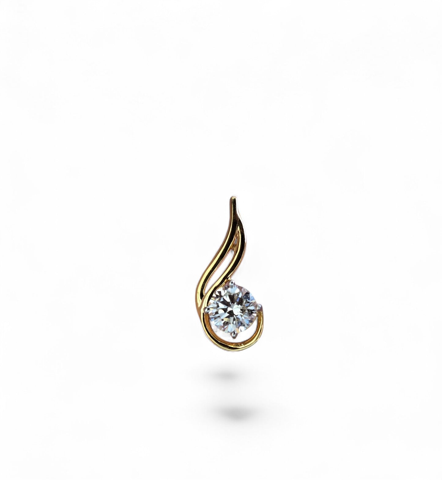 Elegant Curved Noops Solitaire Pendant