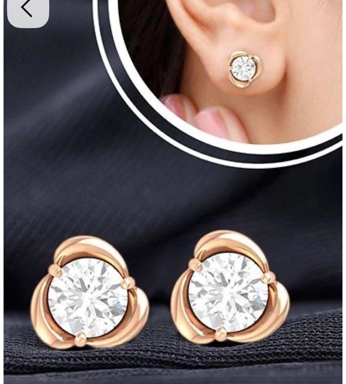 Petal Solitaire Diamond Studs