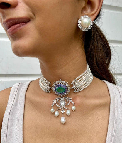 Majestic Sovereign Empress Choker Centerpiece