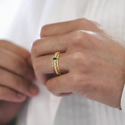 Elegant Emerald & Diamond Filigree Band Ring