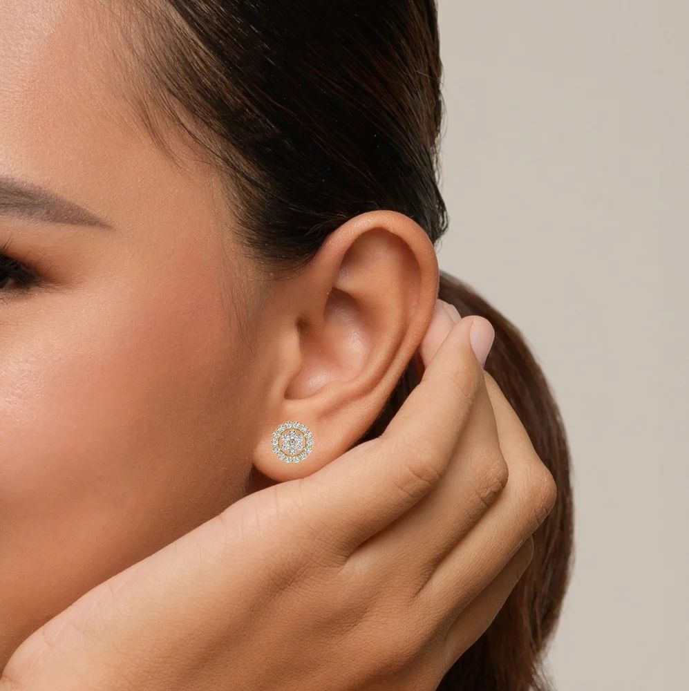 Round Halo Cluster Diamond Pendant