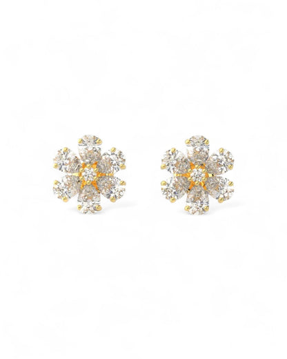 Pear Petal Daisy Stud Earrings