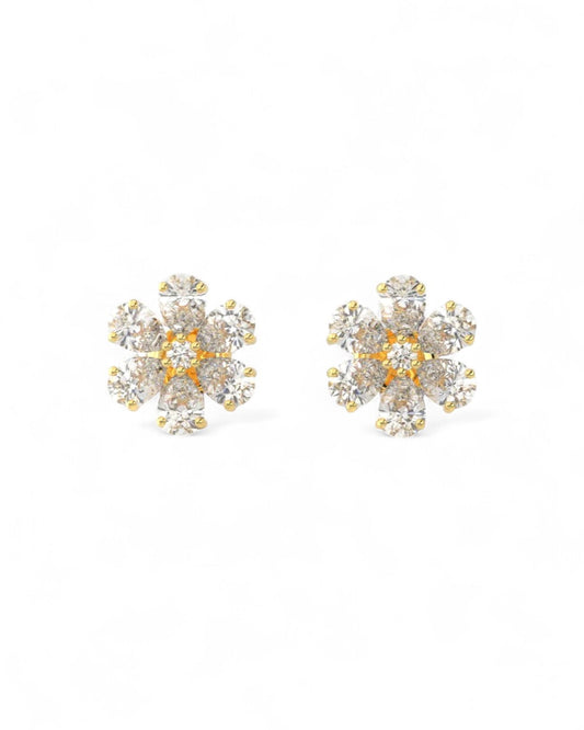 Pear Petal Daisy Stud Earrings